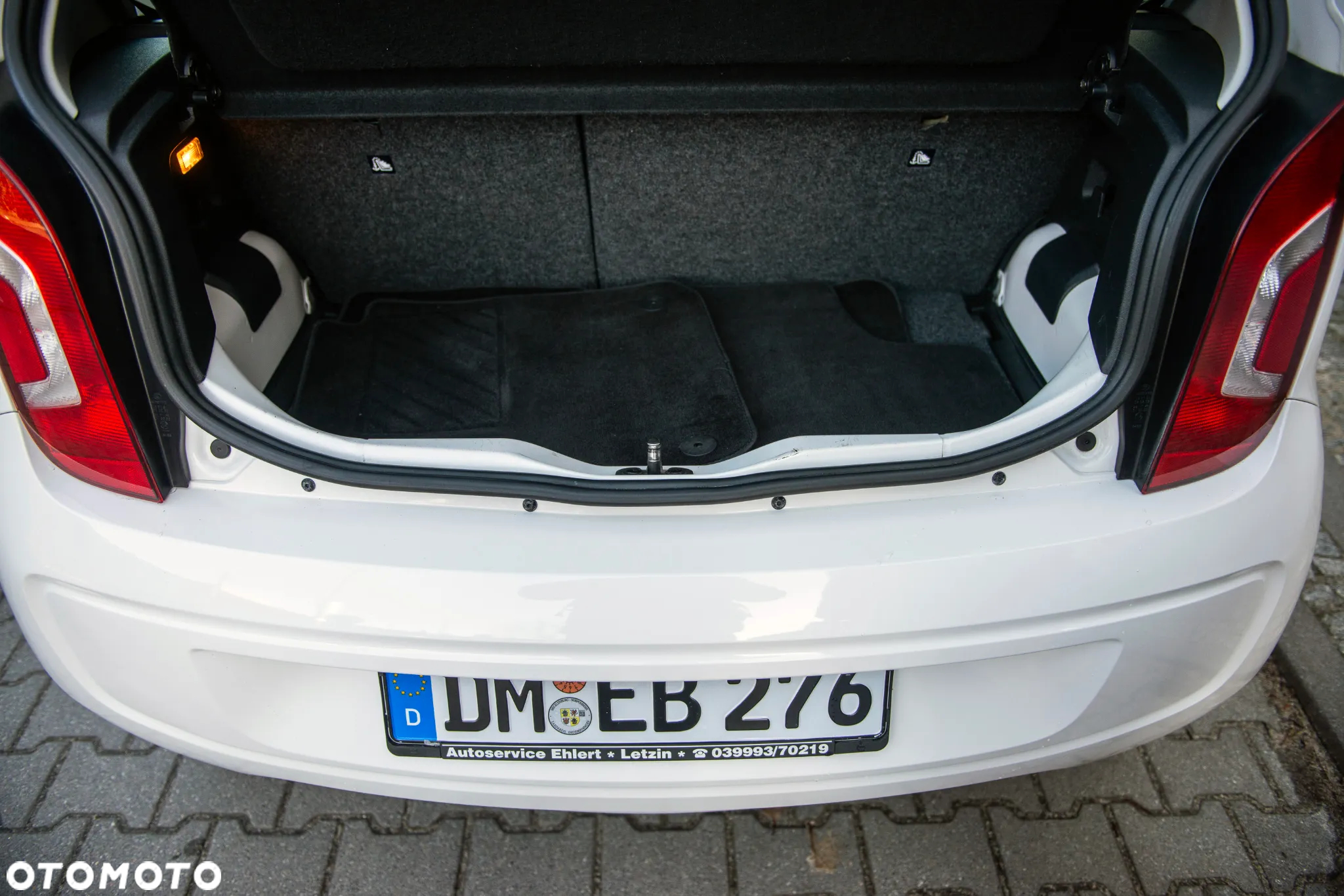 Volkswagen up! 1.0 United - 12
