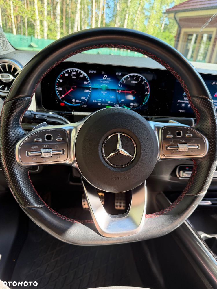 Mercedes-Benz GLA 250e AMG Line - 10