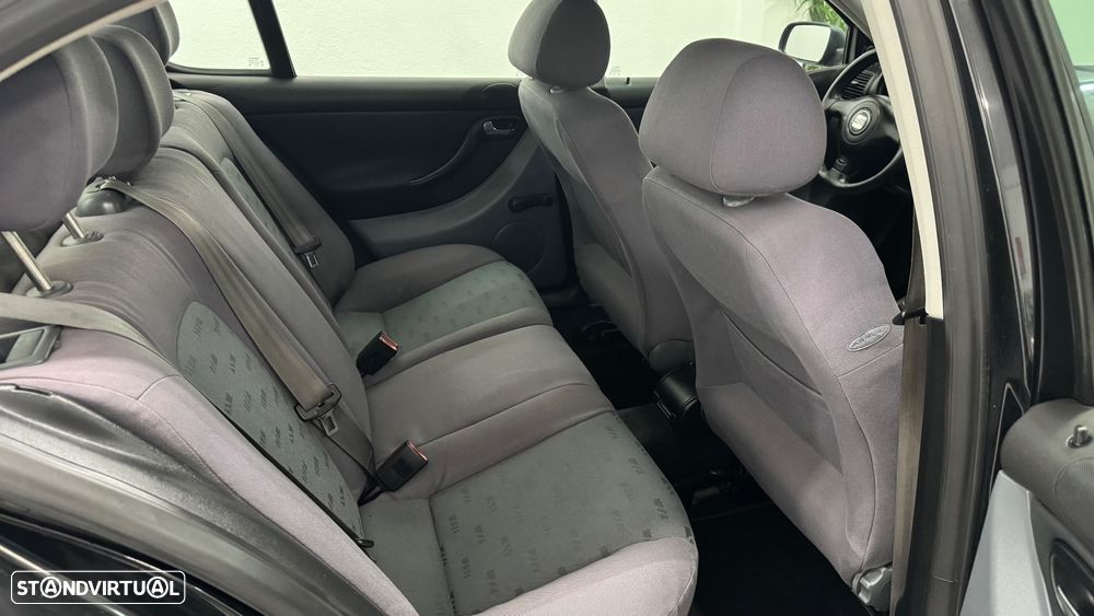 SEAT Leon 1.4 16V Stella - 27