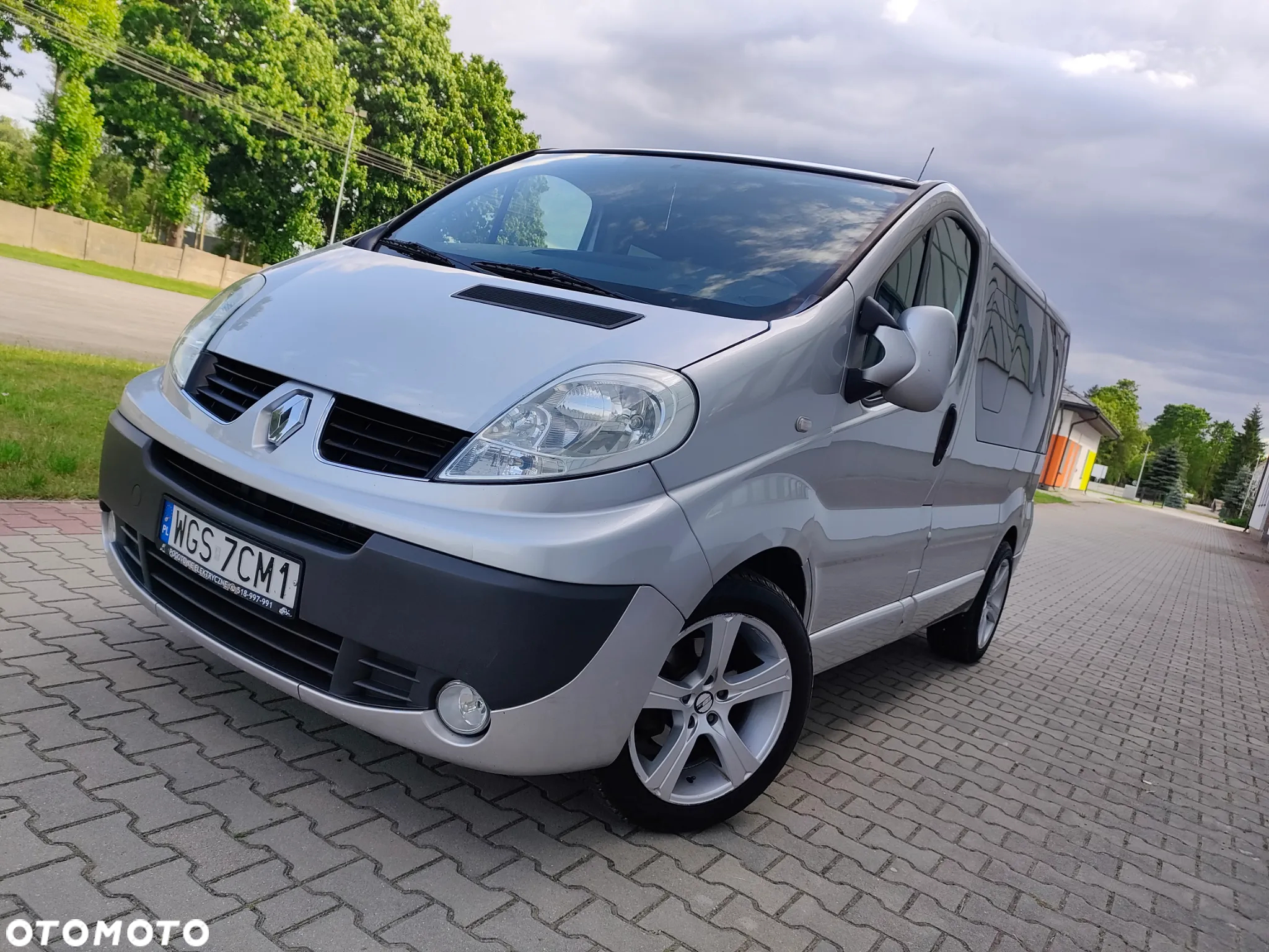 Renault Trafic 2.5 dCi 150 FAP Passenger L1H1 Privilège - 9
