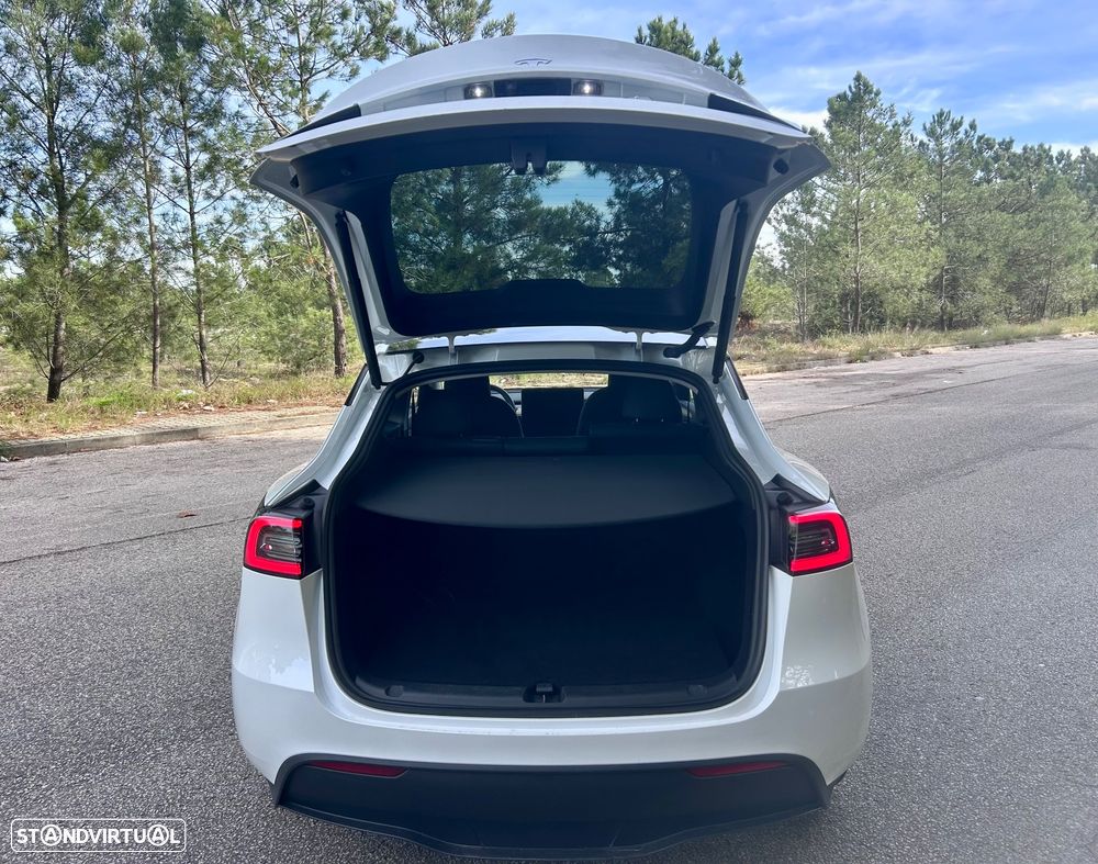 Tesla Model Y Long Range Dual Motor AWD - 6