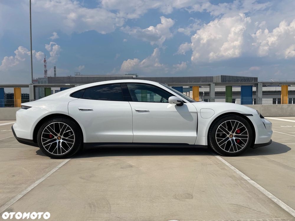 Porsche Taycan 4S Performance Plus - 12