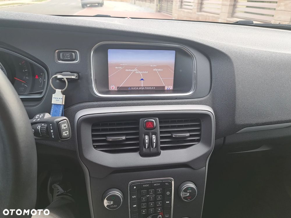 Volvo V40 D2 Momentum - 16