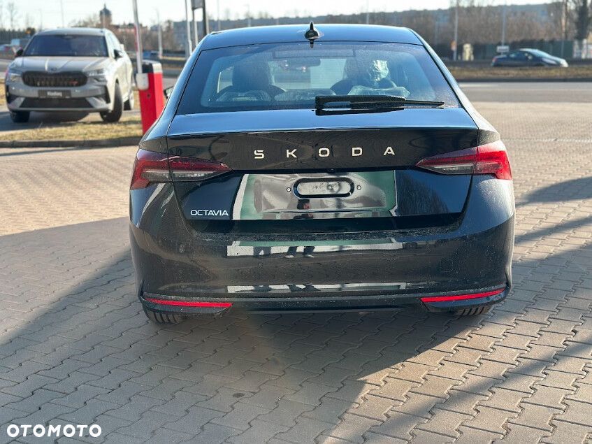 Skoda Octavia 2.0 TDI Edition 130 Essence DSG - 5
