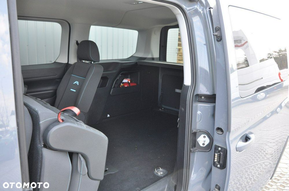 Ford Tourneo Connect Grand - 24