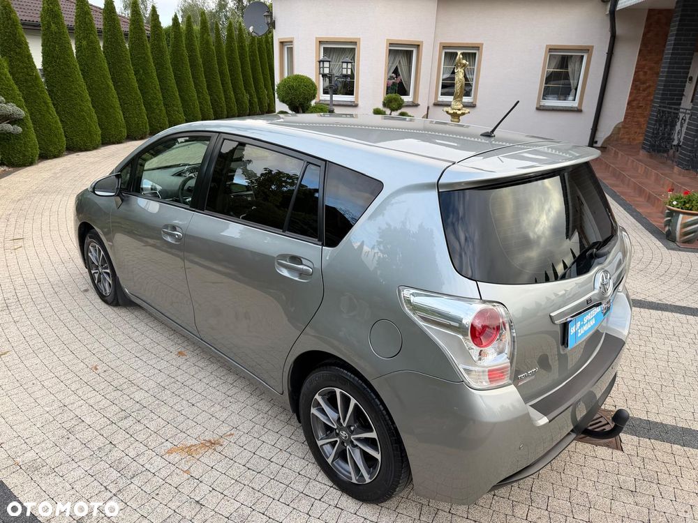 Toyota Verso 2.0 D-4D 5-Sitzer - 19