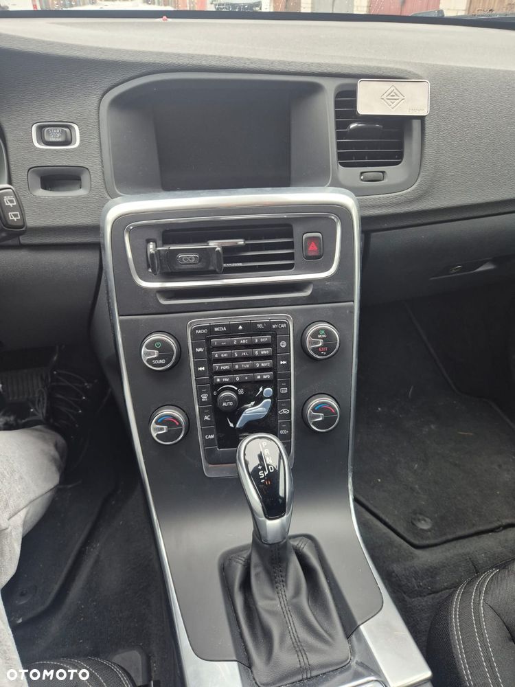Volvo V60 D2 Geartronic Summum - 11