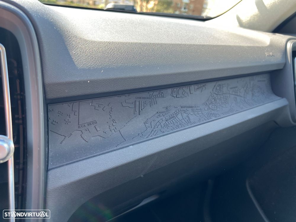 Volvo XC 40 1.5 T2 Momentum Core Geartronic - 12