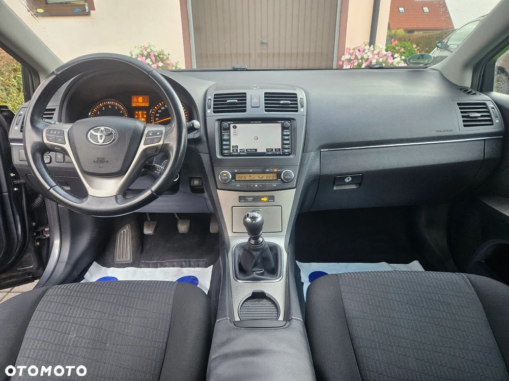 Toyota Avensis - 11