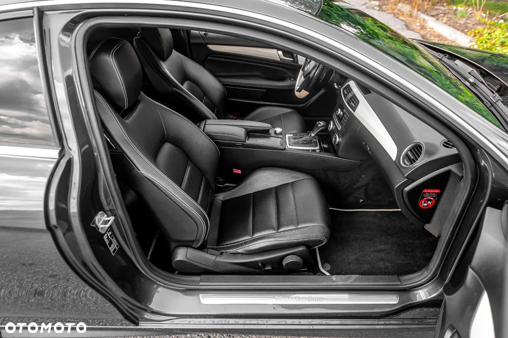 Mercedes-Benz Klasa C 180 BlueEFFICIENCY 7G-TRONIC - 25