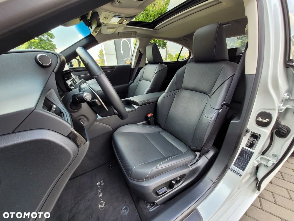 Lexus ES 300h Business Edition - 13