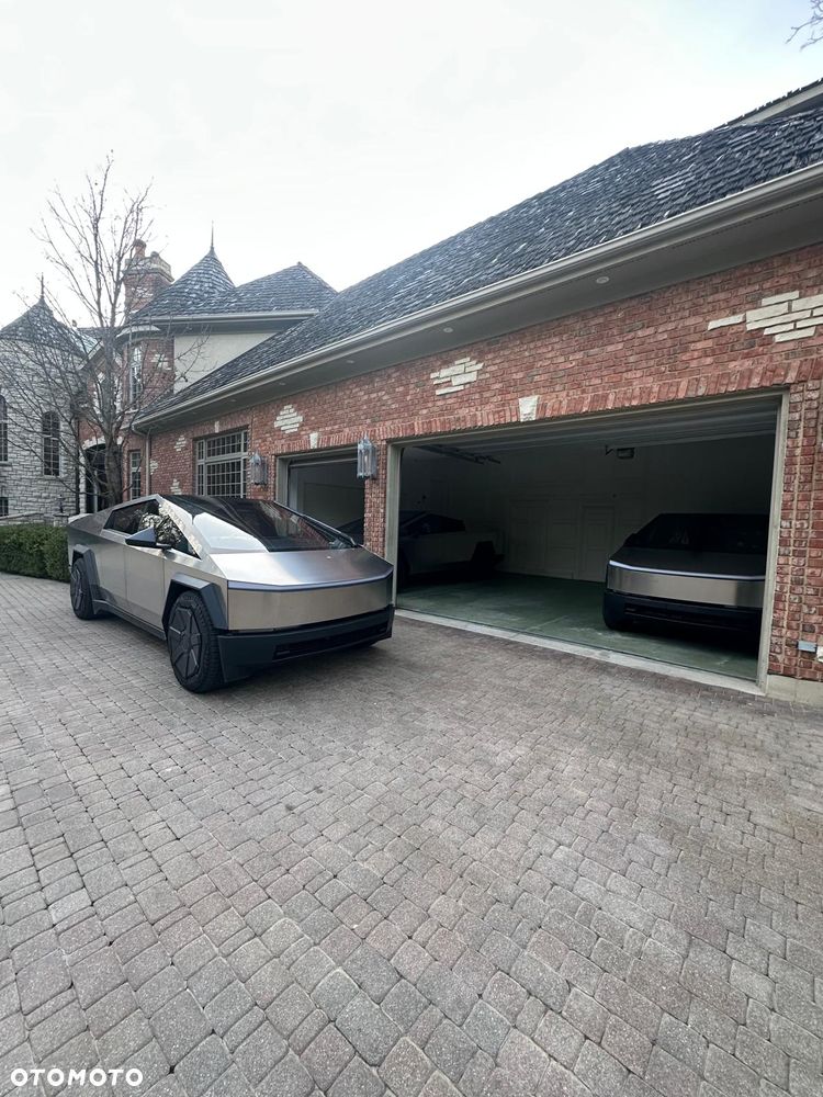Tesla Cybertruck - 7