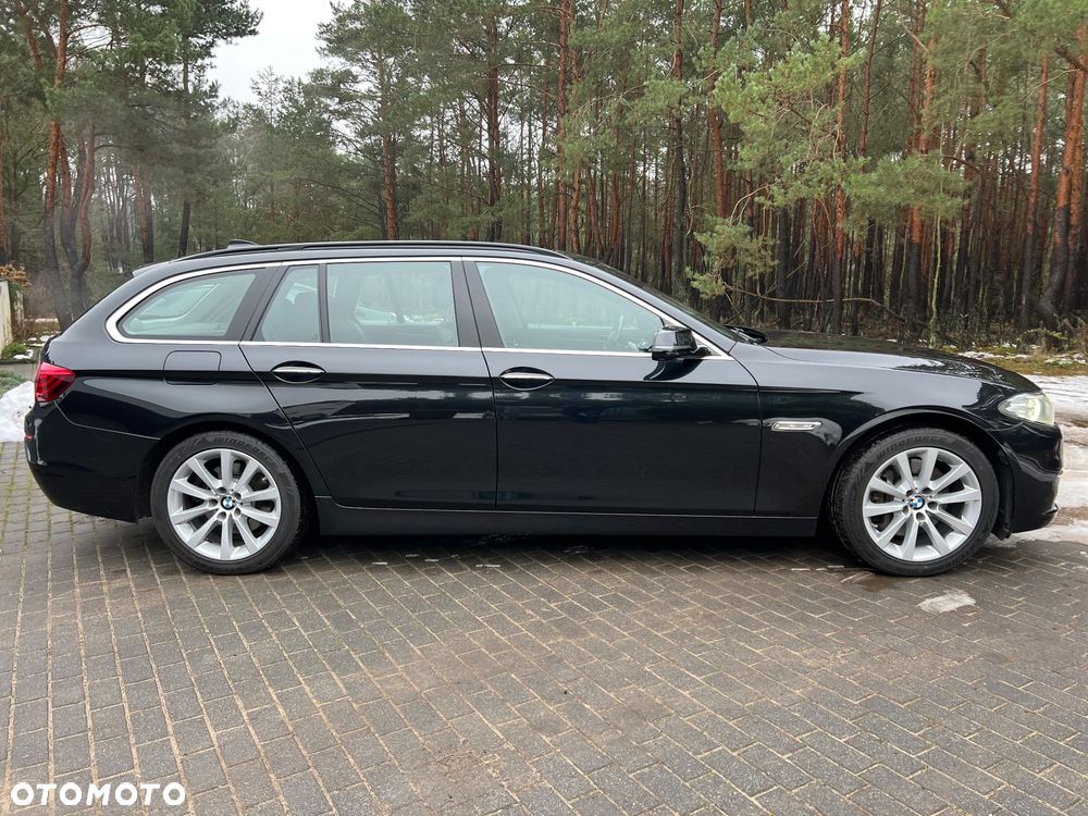 BMW Seria 5 525d Sport-Aut Luxury Line - 4