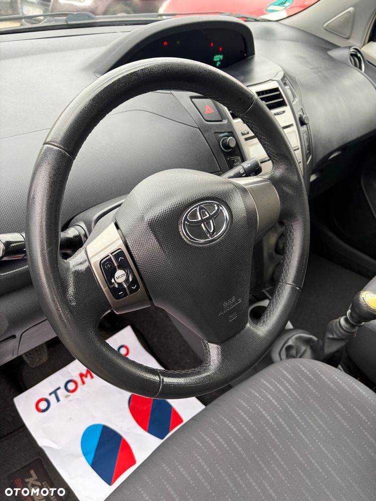 Toyota Yaris 1.33 VVT-i Executive - 30