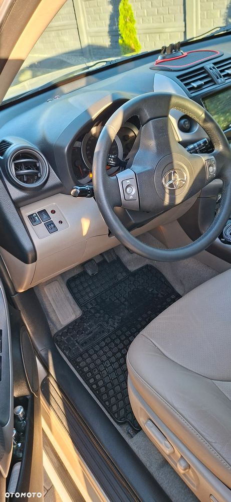 Toyota RAV4 2.2 D-4D Sol 180 - 4