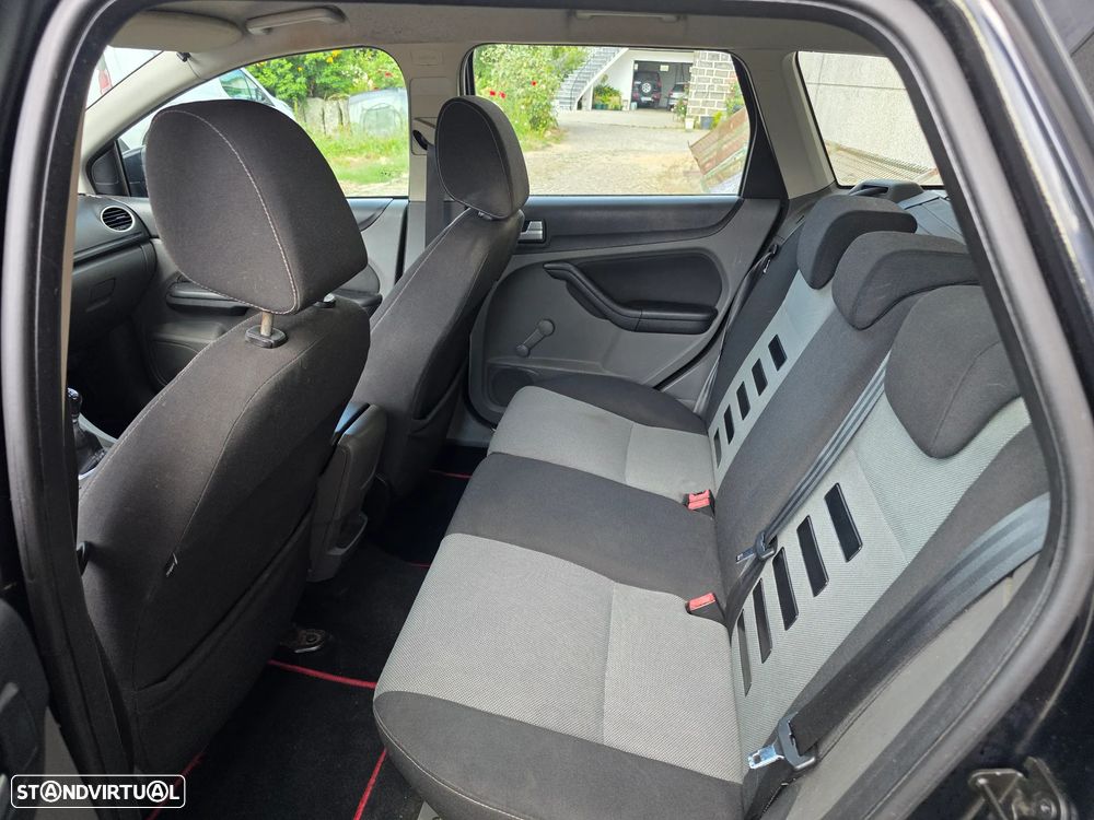 Ford Focus SW 1.6 TDCi Connec. - 11