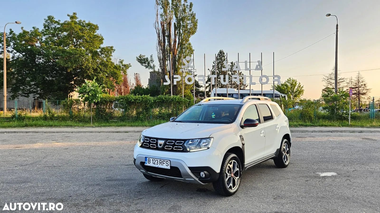 Dacia Duster 1.5 Blue dCi 4WD SL Techroad - 1