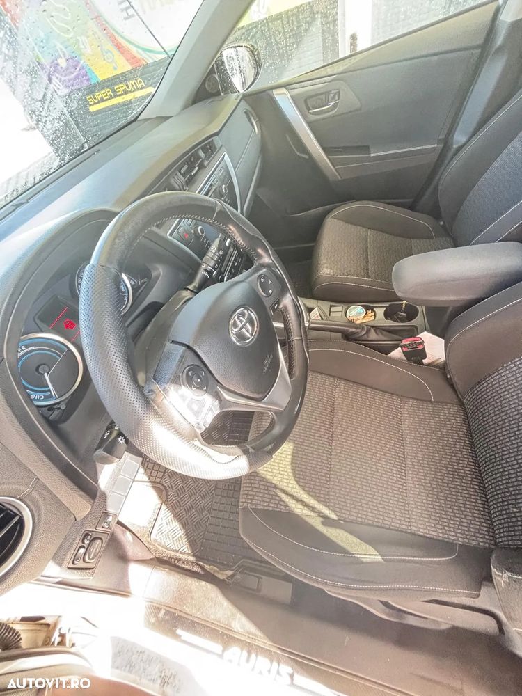 Toyota Auris 1.8 L VVT-i TS Hybrid Luna - 8