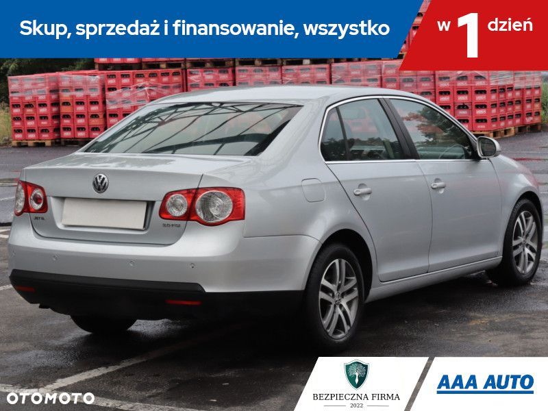 Volkswagen Jetta - 7