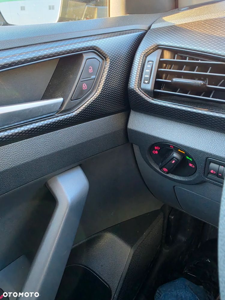 Volkswagen T-Cross - 10
