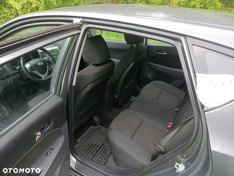 Hyundai i30 1.4 Base - 11