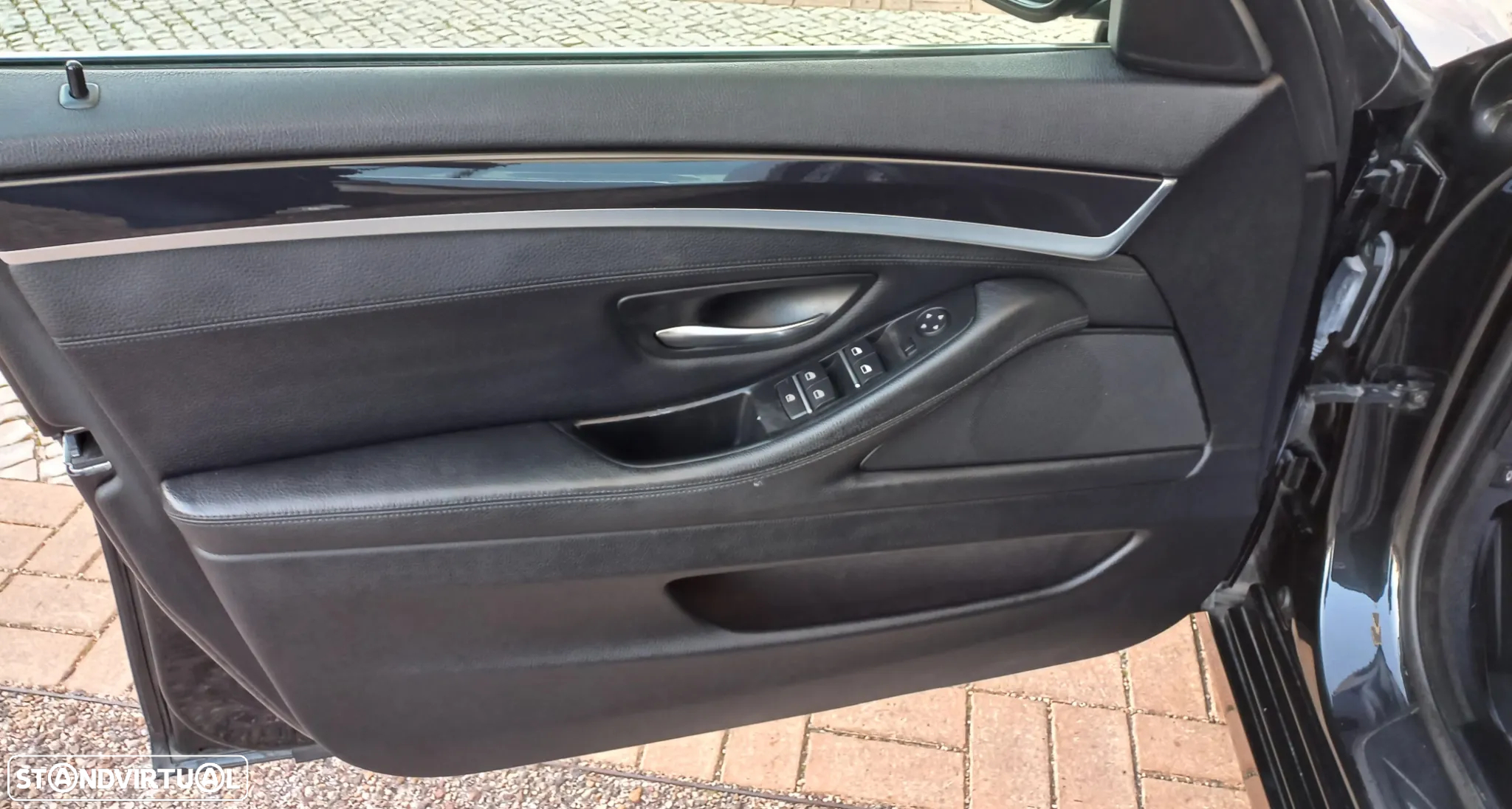 BMW 520 d Exclusive Auto 129g - 17