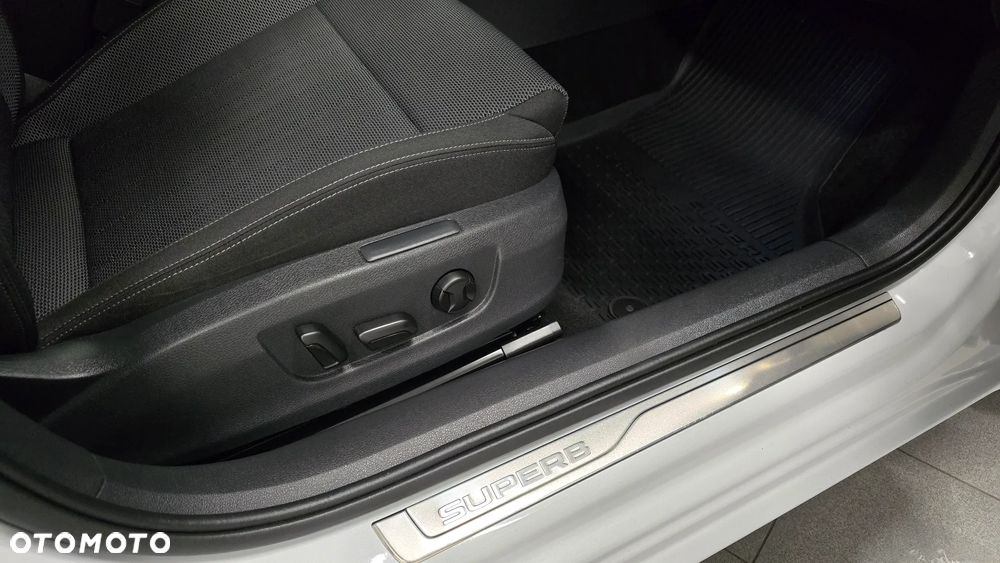 Skoda Superb 1.5 TSI Style DSG - 9