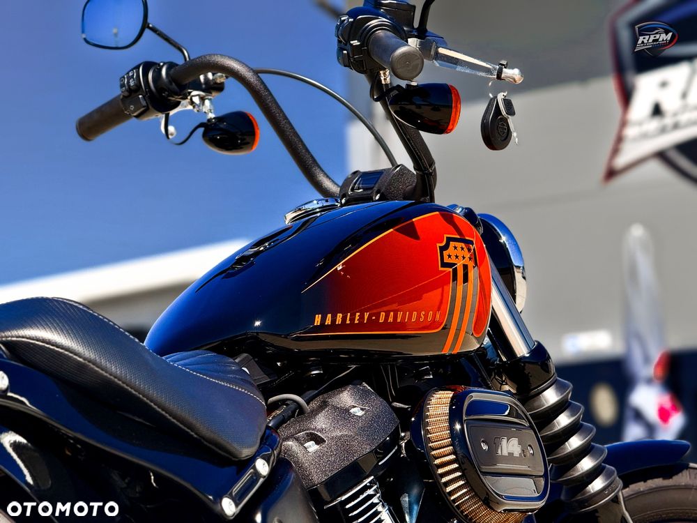 Harley-Davidson Softail Street Bob - 38