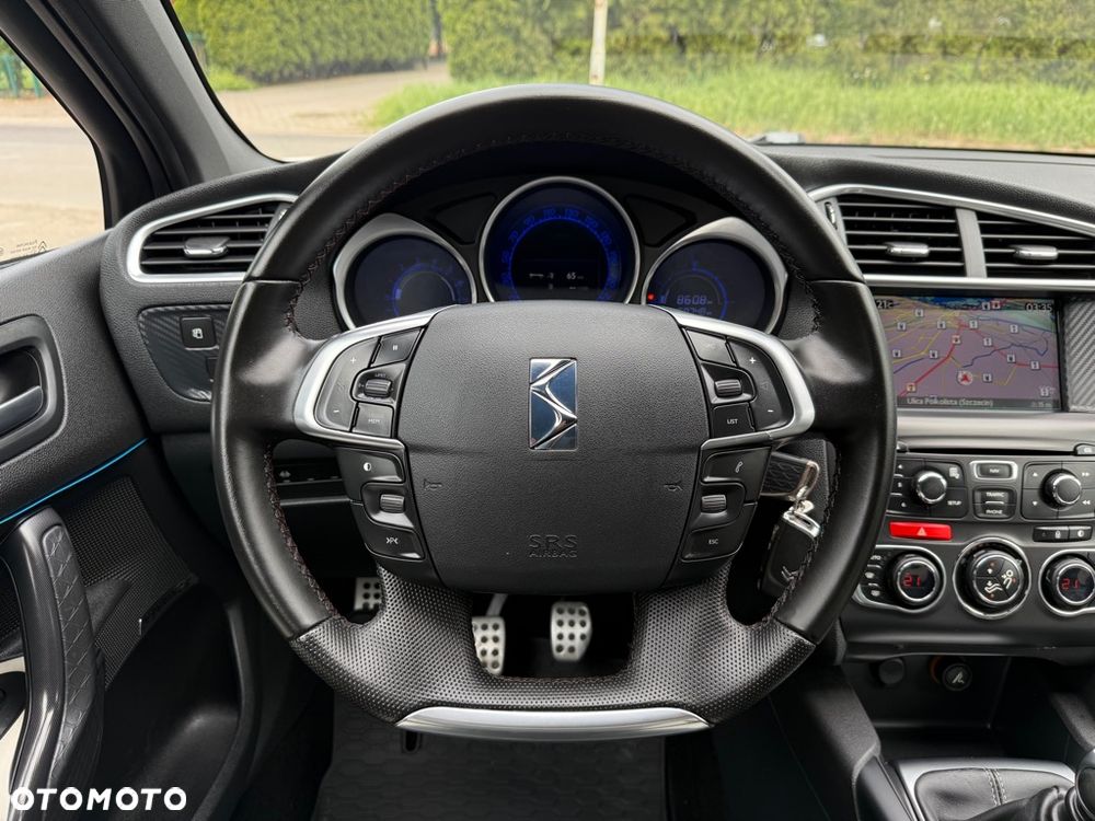 Citroën DS4 HDi 165 SoChic - 19