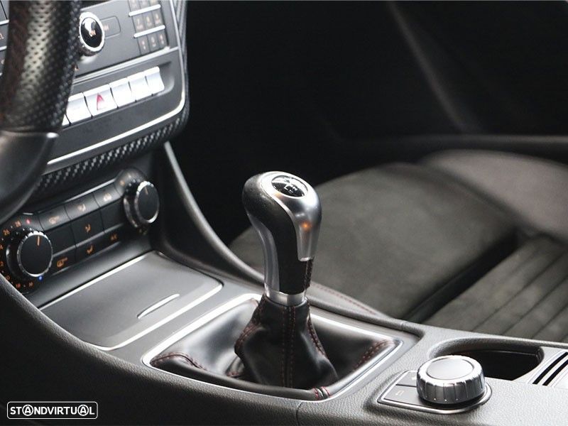 Mercedes-Benz A 180 d AMG Line - 18