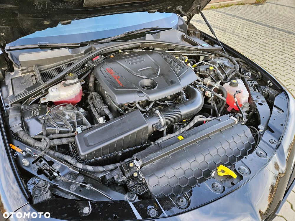 Alfa Romeo Giulia 2.0 Turbo 16V AT8-Q4 Veloce - 13