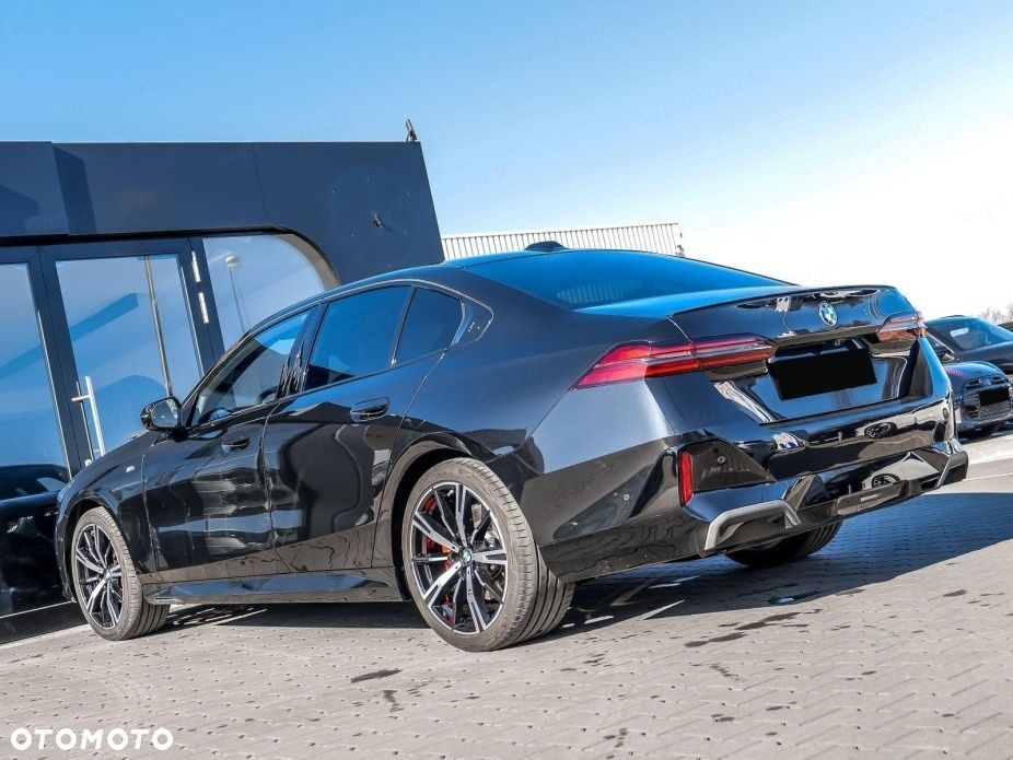 BMW Seria 5 540d xDrive mHEV M Sport - 6