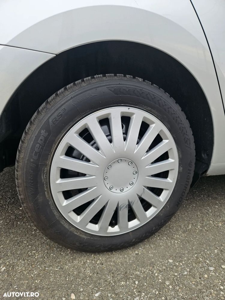 Skoda RAPID 1.2 TSI Ambition - 28