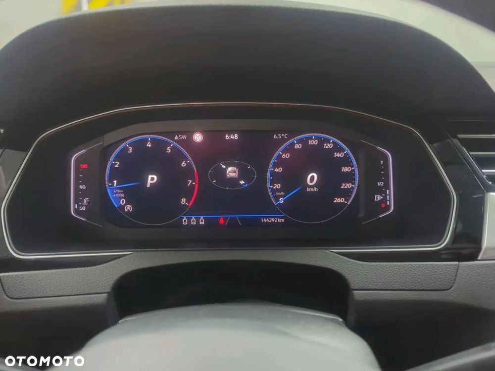 Volkswagen Passat 2.0 TSI Elegance DSG - 2