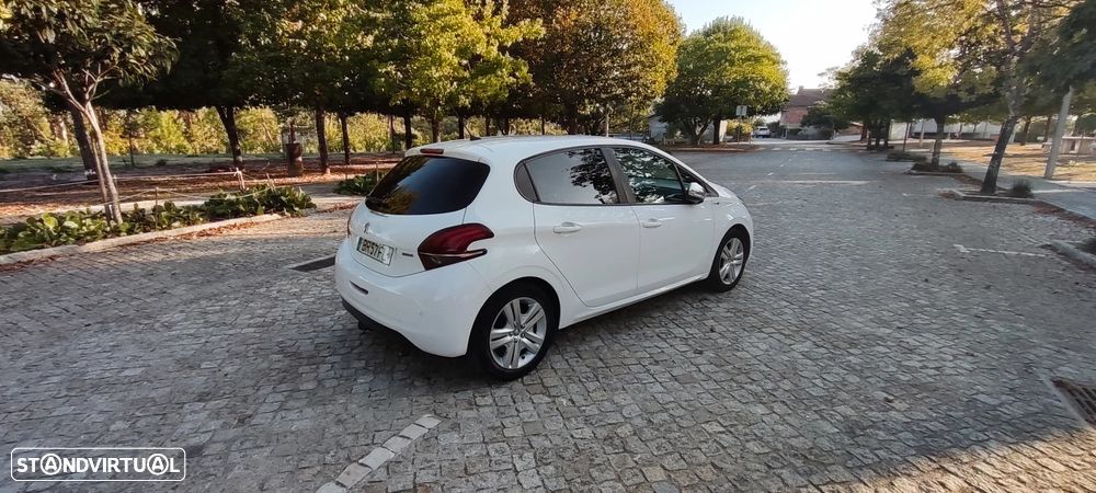 Peugeot 208 1.2 PureTech Style - 11