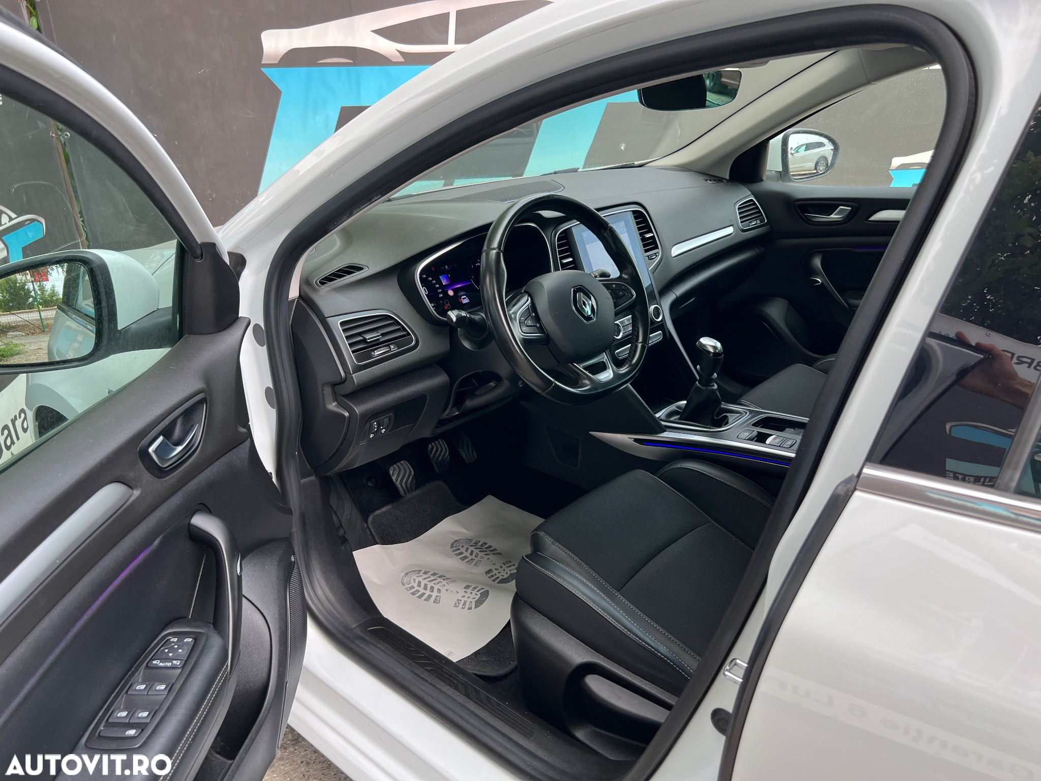Renault Megane BLUE dCi 115 INTENS - 11