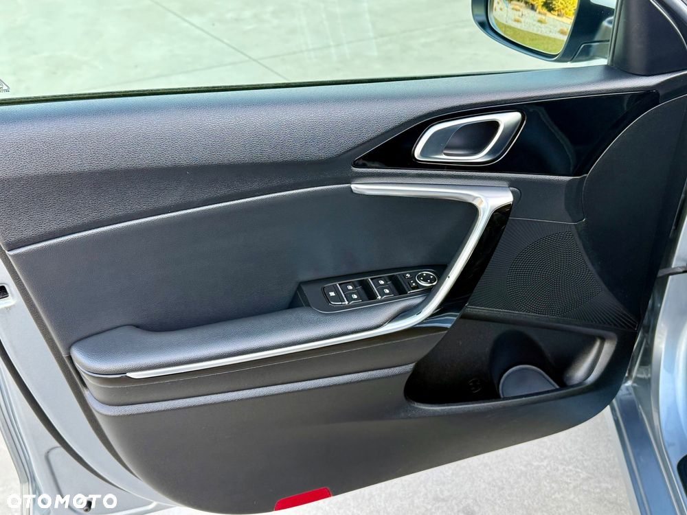 Kia Ceed 1.4 T-GDI DCT OPF Platinum Edition - 17