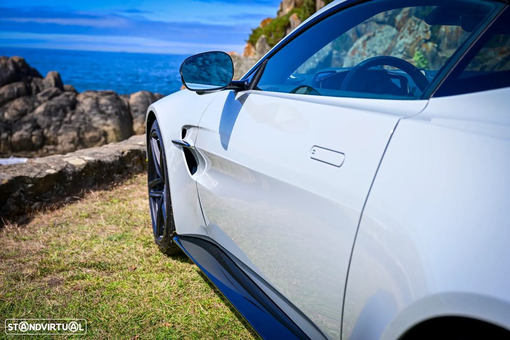 Aston Martin Vantage Coupe V8 - 7
