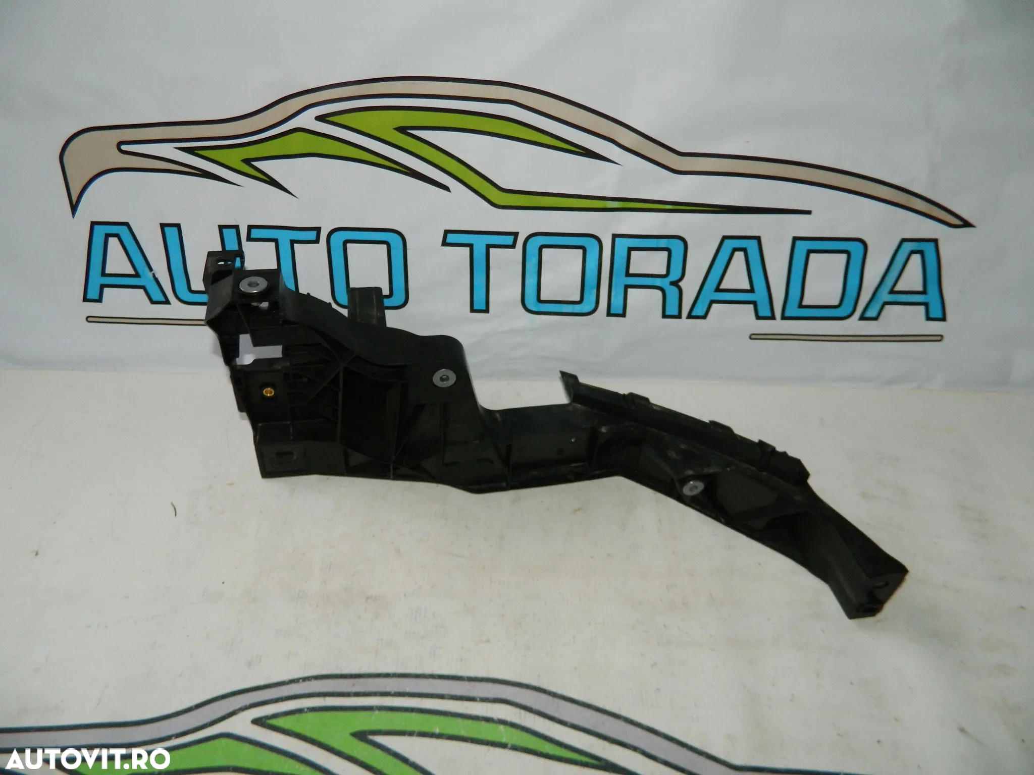 Suport radiator , trager stanga Audi Q8 model 2018-2022 cod 4M8805608C - 3