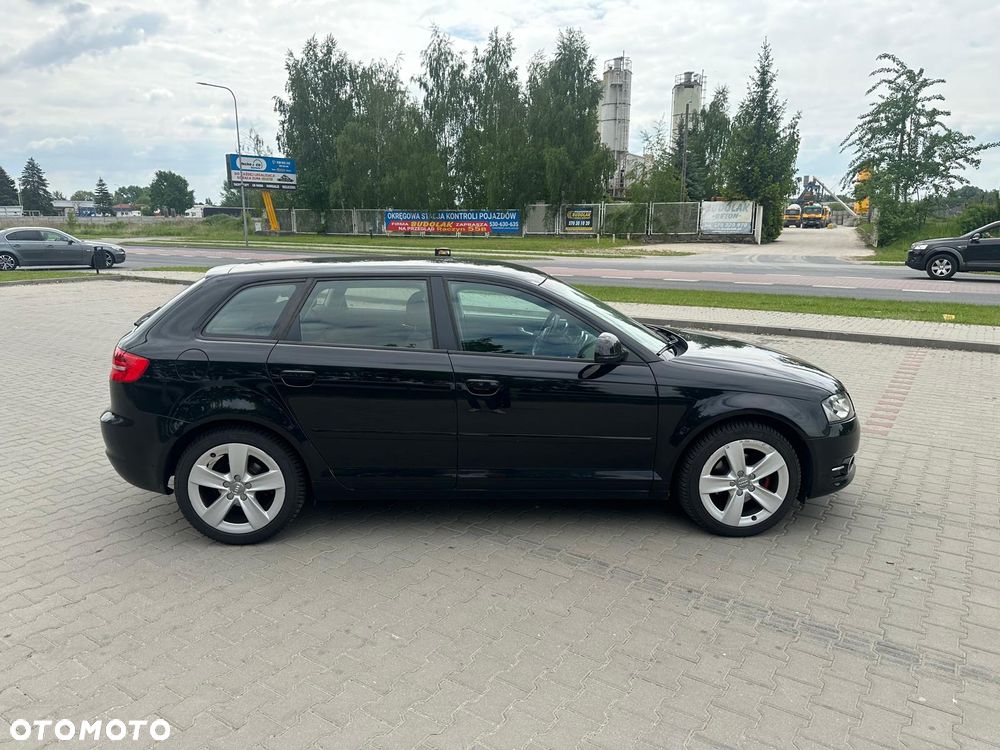 Audi A3 Sportback 1.6 TDI DPF Ambiente - 7
