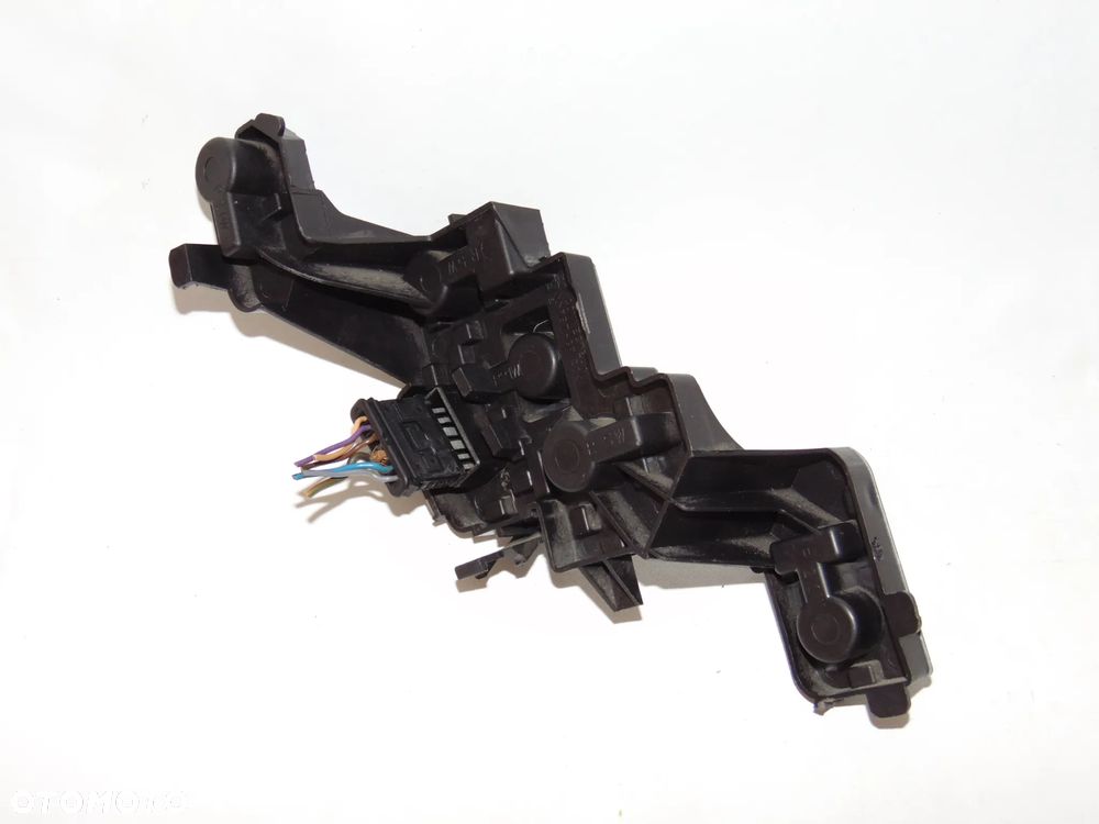 Wkład lampy prawej tylny tył prawy oprawka prawa Peugeot 307 FL lift HB hatchback 05-08r - 2