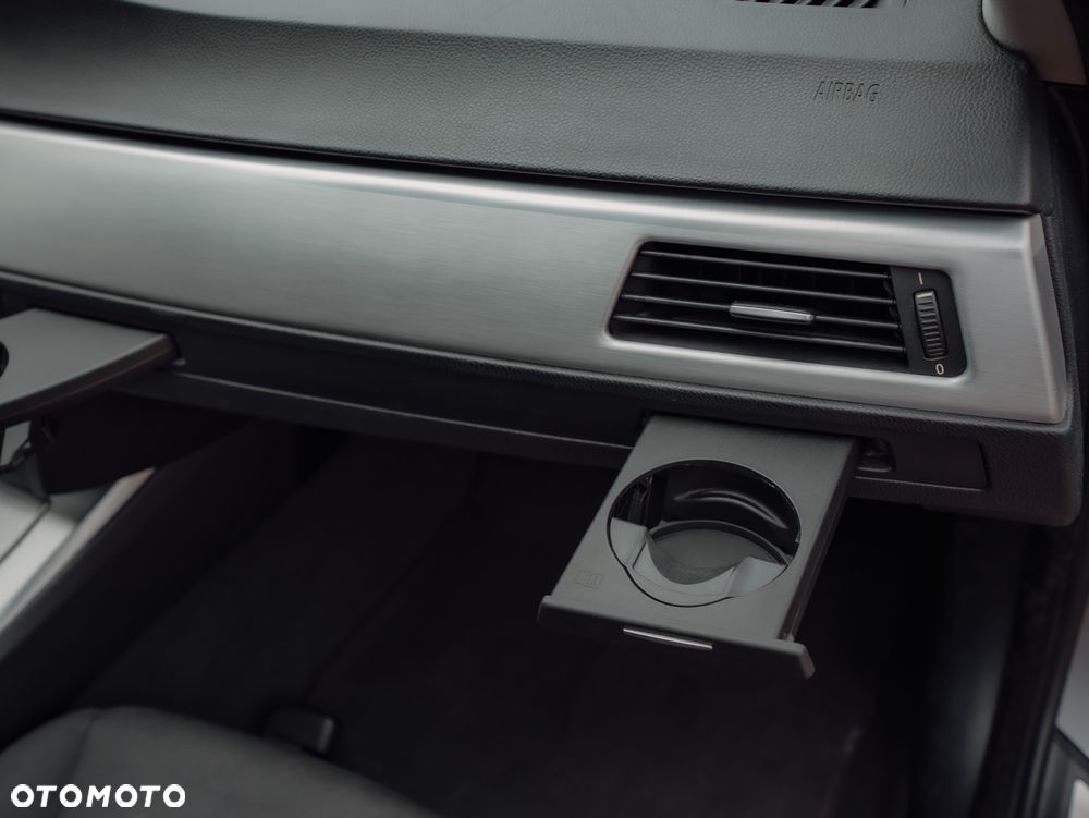 BMW Seria 3 320i Edition Sport - 22