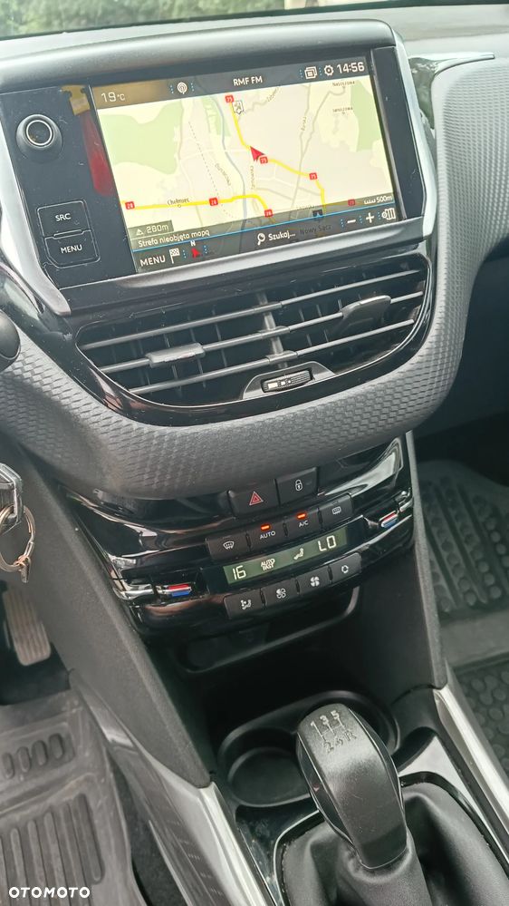 Peugeot 2008 1.2 Pure Tech GPF Active S&S - 19