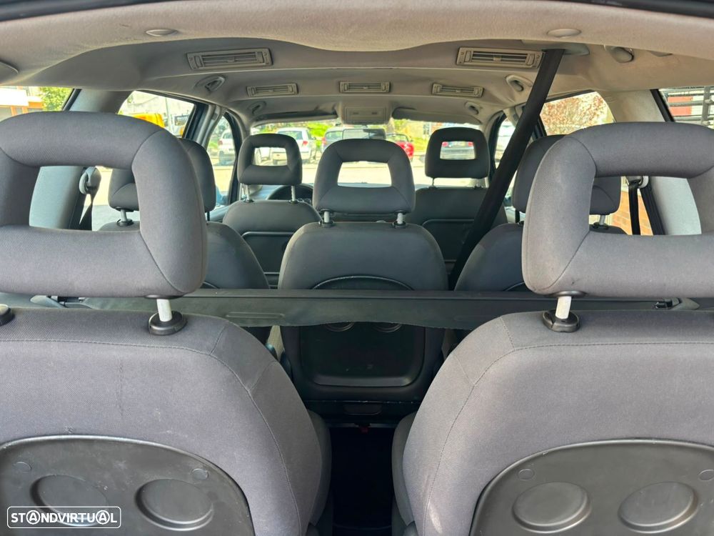VW Sharan 1.9 TDI Comfortline Family - 13