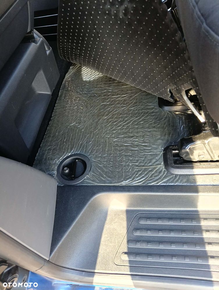 Volkswagen Caravelle 2.0 TDI L2 Highline - 5