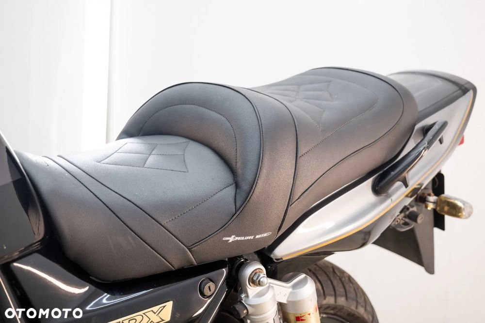 Kawasaki ZRX - 19