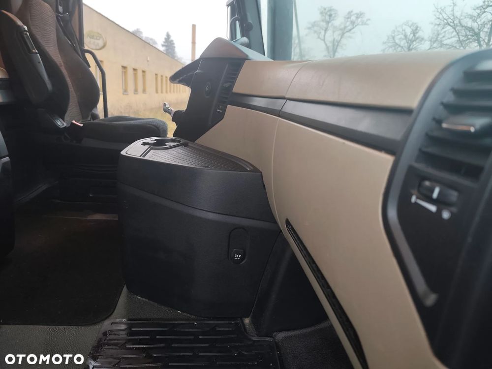 Mercedes-Benz Actros MP4 - 10