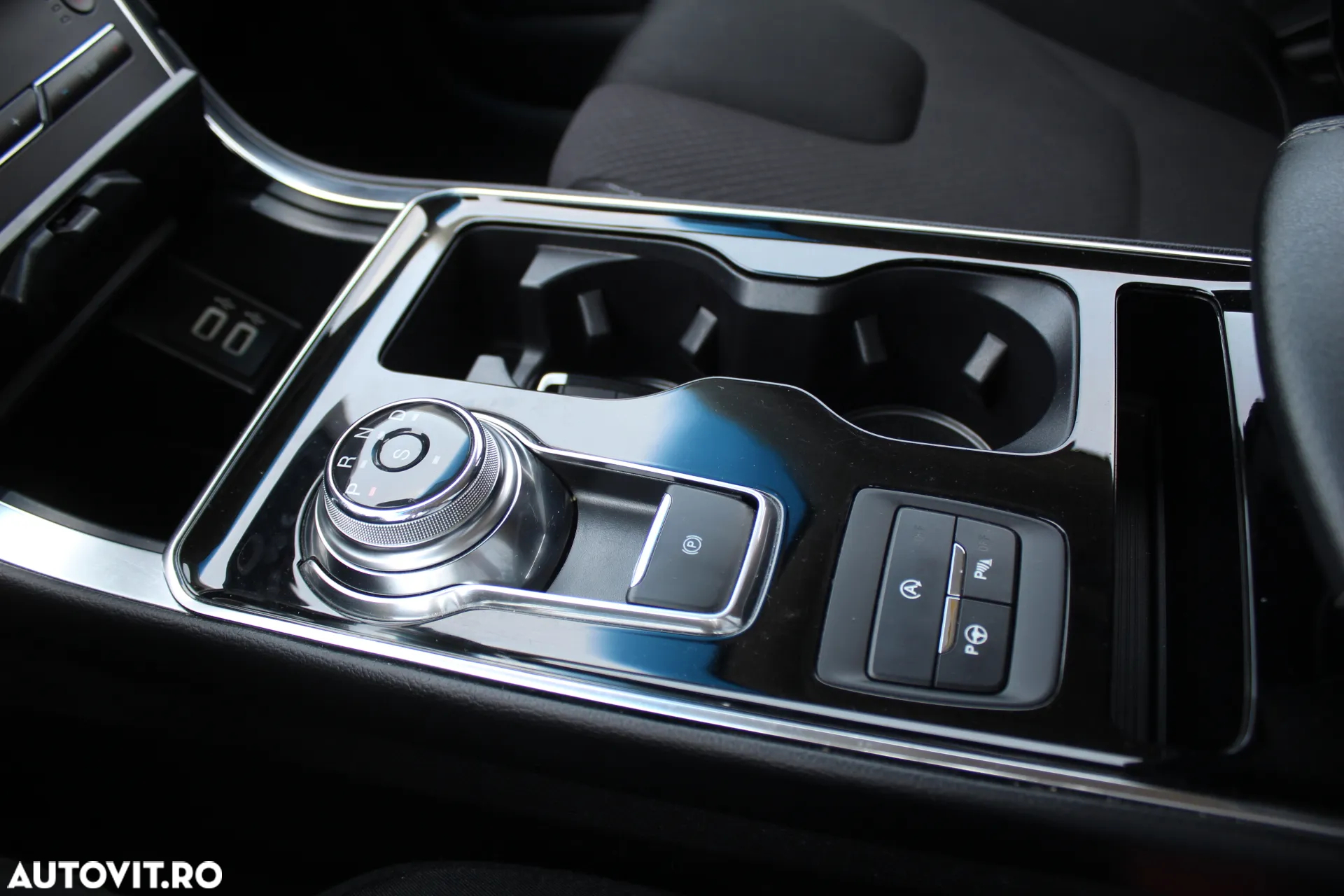 Ford Edge 2.0 EcoBlue Bi-Turbo 4x4 Aut. Titanium - 8
