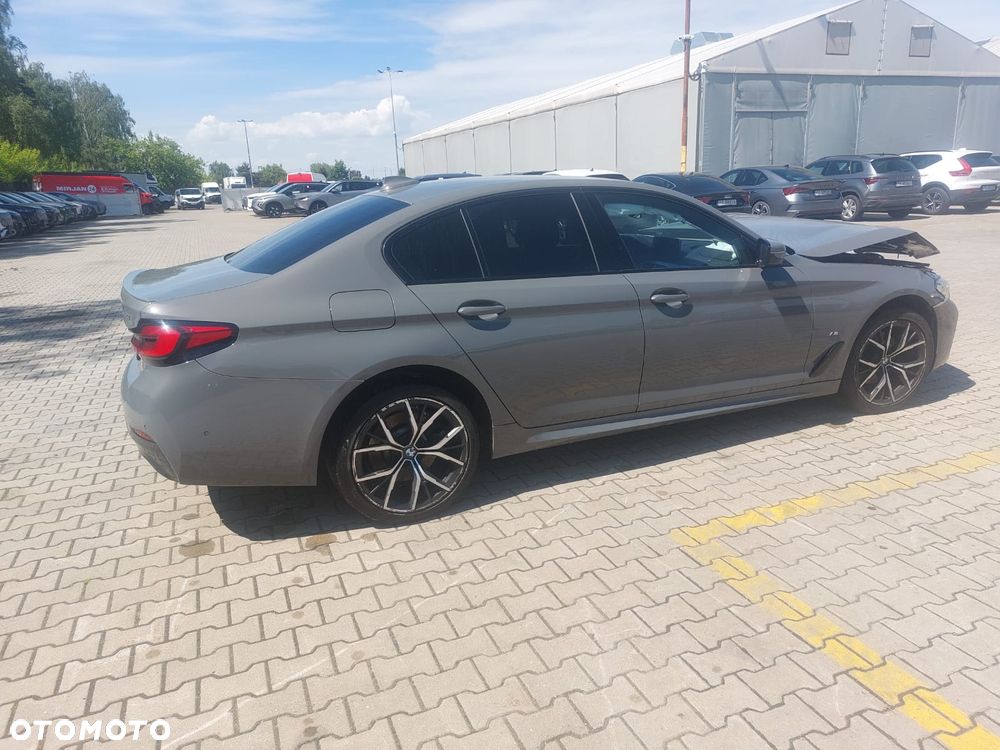 BMW Seria 5 520d xDrive MHEV M Sport sport - 3