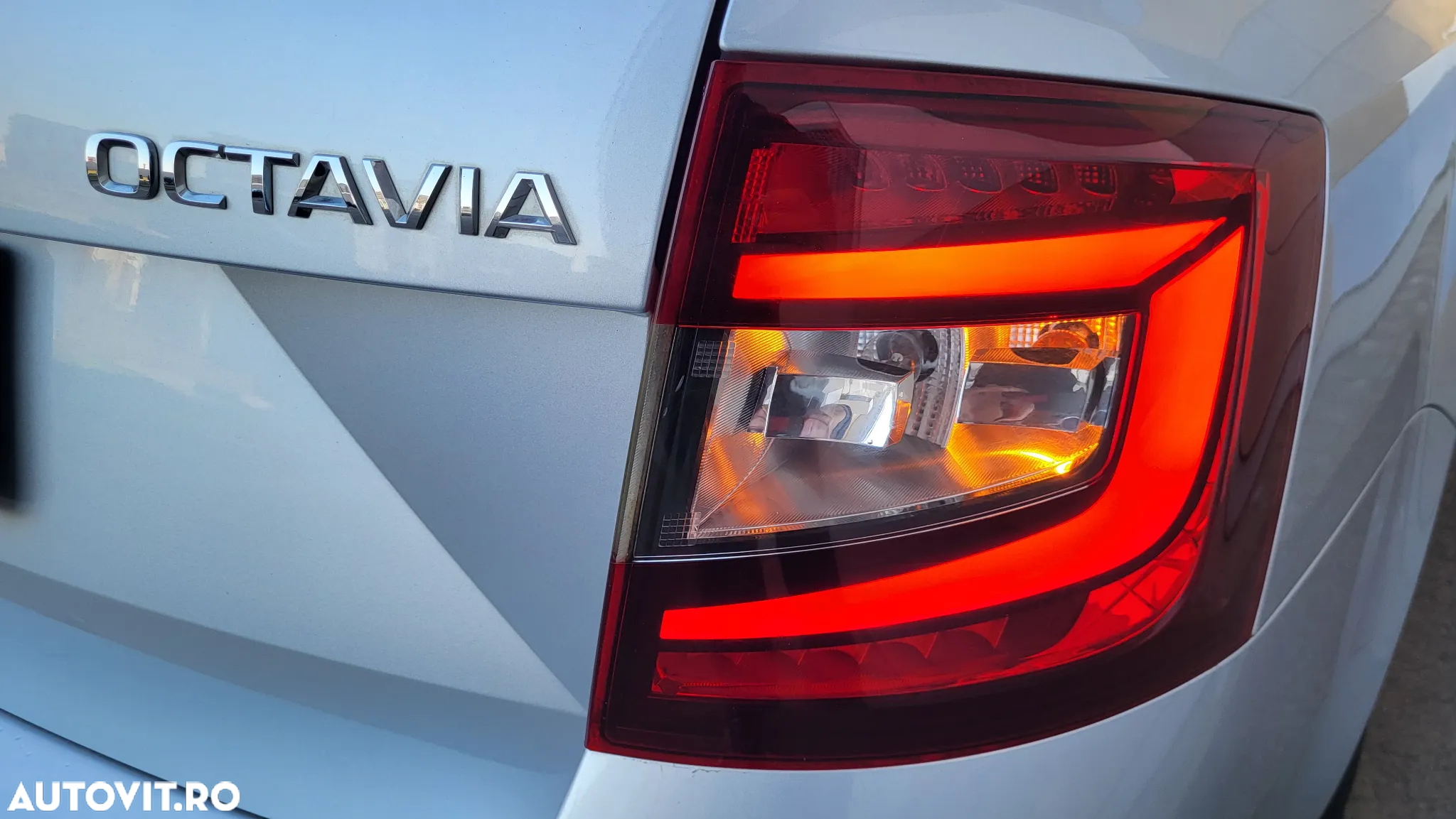 Skoda Octavia Combi 2.0 TDI (Green tec) DSG Style - 32
